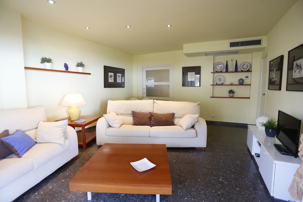 Apartamentos Alquihouse Vilafortuny Cambrils Habitación foto