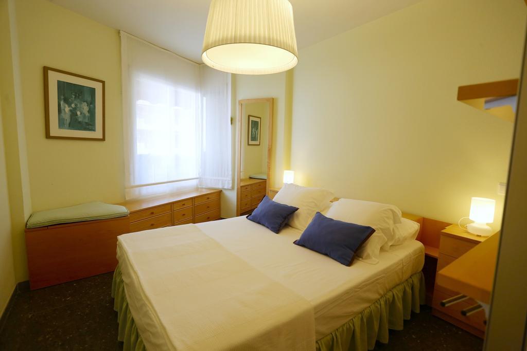 Apartamentos Alquihouse Vilafortuny Cambrils Habitación foto